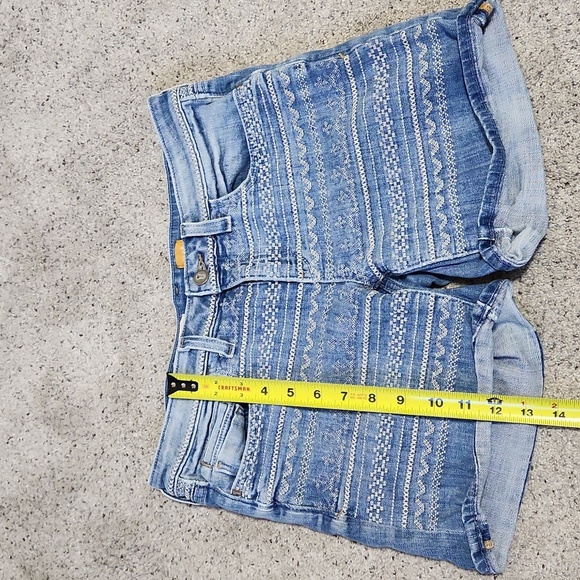 Anthropologie Pilcro Embroidered Denim Jean Short Rolled Cuff Size 28 - Picture 8 of 12